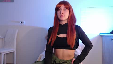 Snapshot of evahailey_ chatting on December 2, 2024, 7:36 am Eva online show from December 2, 2024, 7:36 am