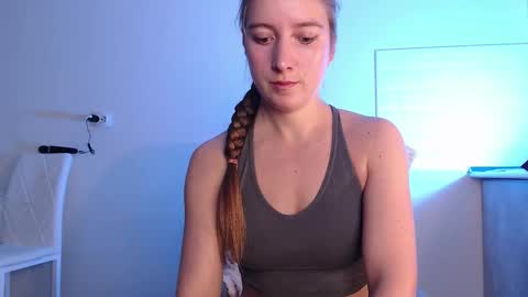 Snapshot of evahailey_ chatting on September 25, 2025, 4:05 am Eva online show from September 25, 2025, 4:05 am