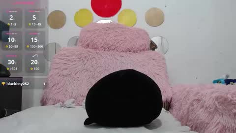 EVA  online show from February 4, 2026, 5:08 pm