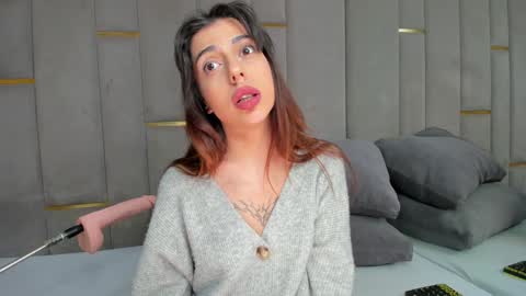 Snapshot of evalims chatting on November 15, 2025, 1:29 pm EVA online show from November 15, 2025, 1:29 pm