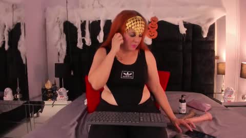 Eva  online show from October 18, 2025, 1:01 pm