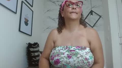 Snapshot of evamills1 chatting on October 25, 2025, 4:13 pm Eva Mills online show from October 25, 2025, 4:13 pm