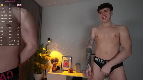 Snapshot of evan_white_ chatting on March 1, 2026, 4:09 pm evan_white_ online show from March 1, 2026, 4:09 pm