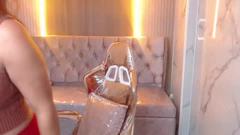 Snapshot of evangeline_b_ chatting on December 4, 2025, 12:58 pm Evamgeline online show from December 4, 2025, 12:58 pm