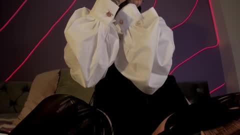 Snapshot of evangeline_bell chatting on December 24, 2024, 11:38 am Eva online show from December 24, 2024, 11:38 am