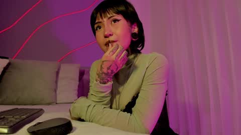 Snapshot of evangeline_bell chatting on December 27, 2024, 4:10 pm Eva online show from December 27, 2024, 4:10 pm