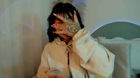 Snapshot of evangeline_bell chatting on October 8, 2025, 12:25 pm Eva online show from October 8, 2025, 12:25 pm