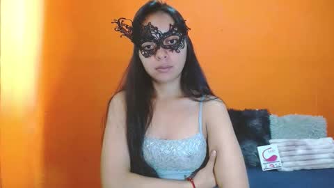 evangelinne_01 online show from November 26, 2025, 1:56 pm