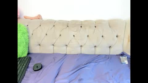 evangely15_ online show from March 5, 2025, 11:06 am