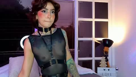 Snapshot of evangelyne1 chatting on January 3, 2025, 3:33 pm Evangelyne online show from January 3, 2025, 3:33 pm