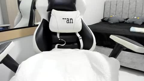 Evan online show from February 21, 2026, 2:51 pm