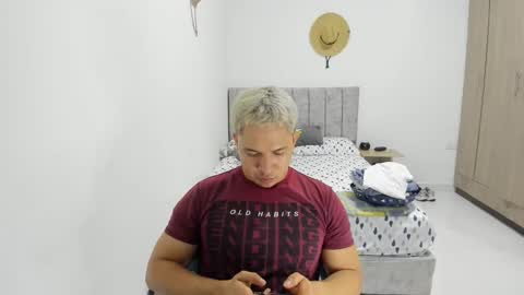 Snapshot of evans_king chatting on May 18, 2026, 5:52 pm Evan online show from May 18, 2026, 5:52 pm