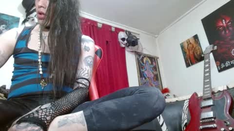 Snapshot of evans_xy chatting on May 6, 2026, 11:32 pm evans_xy online show from May 6, 2026, 11:32 pm