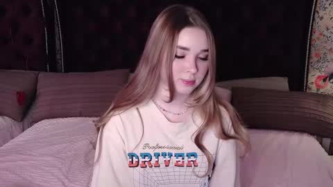 Snapshot of evapeachh chatting on March 11, 2025, 4:40 pm Eva online show from March 11, 2025, 4:40 pm