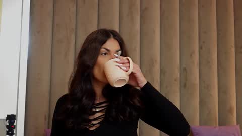 EvaRhea online show from September 23, 2025, 2:58 am