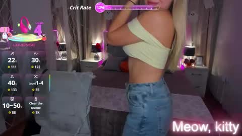 Snapshot of evarider chatting on November 1, 2025, 9:00 am EvaRider online show from November 1, 2025, 9:00 am