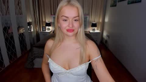 Snapshot of evarider chatting on February 23, 2026, 6:11 am EvaRider online show from February 23, 2026, 6:11 am