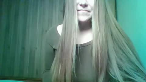 evasapples2026 online show from January 16, 2026, 7:18 pm