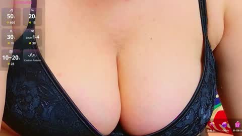 evasinclairr online show from October 22, 2025, 2:56 am