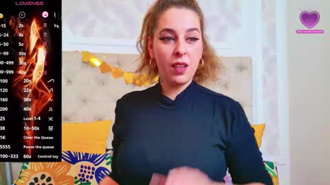 Snapshot of evasinclairr chatting on February 17, 2026, 12:01 pm evasinclairr online show from February 17, 2026, 12:01 pm