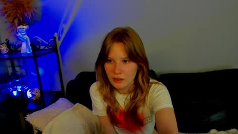Snapshot of evastevs chatting on December 8, 2024, 7:54 pm Eva online show from December 8, 2024, 7:54 pm