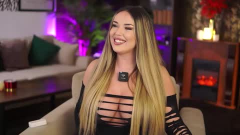 Snapshot of evasunderland chatting on October 22, 2025, 4:07 pm Eva online show from October 22, 2025, 4:07 pm