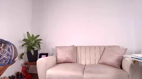 Snapshot of evasweet__ chatting on February 24, 2025, 7:09 pm EVA LUNA online show from February 24, 2025, 7:09 pm