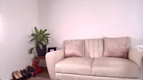 Snapshot of evasweet__ chatting on February 25, 2025, 8:30 pm EVA LUNA online show from February 25, 2025, 8:30 pm