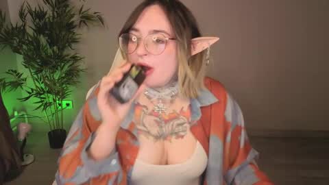 Snapshot of evathewitcher chatting on May 27, 2026, 8:44 am EvaTheWitcher online show from May 27, 2026, 8:44 am