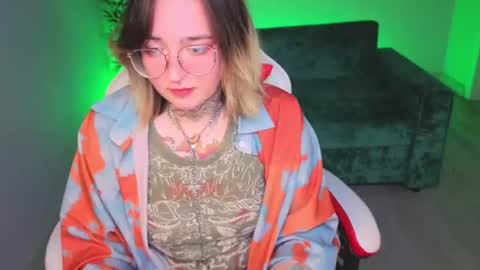 Snapshot of evathewitcher chatting on July 16, 2026, 2:06 am EvaTheWitcher online show from July 16, 2026, 2:06 am