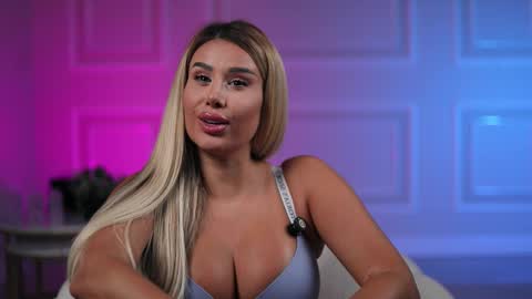 Snapshot of evazane chatting on October 20, 2025, 6:52 pm Eva online show from October 20, 2025, 6:52 pm