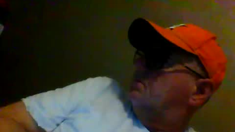 Snapshot of eve1luvsray chatting on March 4, 2026, 10:05 pm eve1luvsray online show from March 4, 2026, 10:05 pm