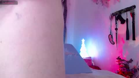 Eve Blue  friends. IG eve blue77 TW EveBlue 1 OF eveblue7 online show from December 23, 2025, 2:31 am