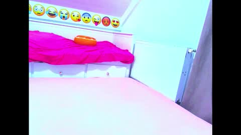 EVEANDMAX online show from January 12, 2026, 8:03 pm