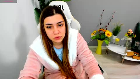 eveeevian online show from May 17, 2026, 9:49 am