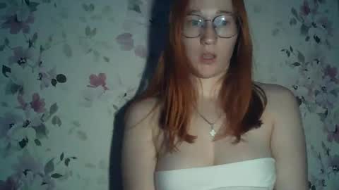 Snapshot of eveliina_shy chatting on June 29, 2026, 3:34 pm Evelina online show from June 29, 2026, 3:34 pm