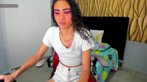 Evelin online show from November 15, 2025, 4:32 am