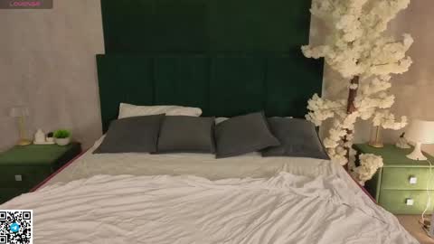 Evelina online show from May 13, 2026, 1:14 am