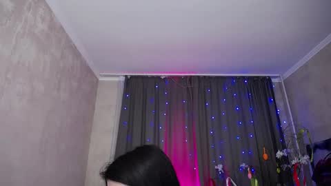Snapshot of evelingills chatting on April 9, 2026, 6:19 am Evelin online show from April 9, 2026, 6:19 am