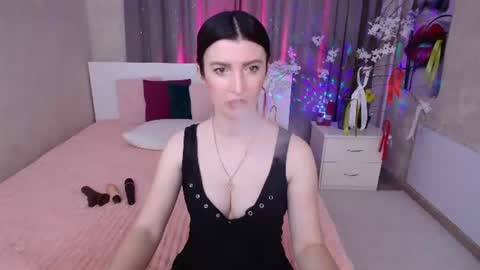 Snapshot of evelingills chatting on June 22, 2026, 5:26 am Evelin online show from June 22, 2026, 5:26 am