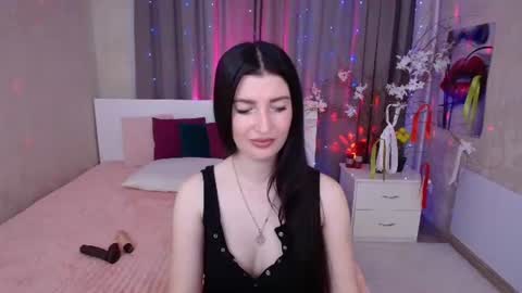 Snapshot of evelingills chatting on June 27, 2026, 5:23 am Evelin online show from June 27, 2026, 5:23 am