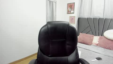 Evelyn online show from January 31, 2025, 12:29 pm