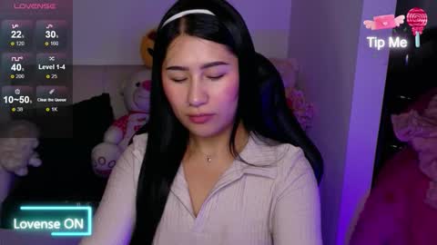 Snapshot of evelyn_ch_ chatting on February 12, 2026, 12:11 pm Evelyn online show from February 12, 2026, 12:11 pm