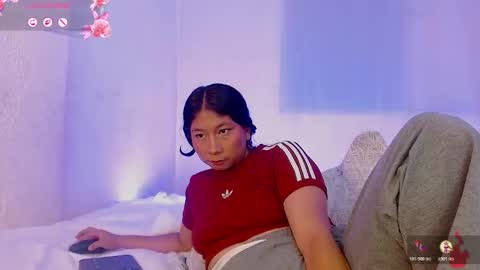 Snapshot of evelyn_flores1 chatting on February 11, 2026, 2:49 am online show from February 11, 2026, 2:49 am