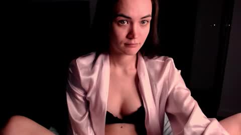 Snapshot of evelyn_gg chatting on November 24, 2025, 4:40 pm Evelyn online show from November 24, 2025, 4:40 pm