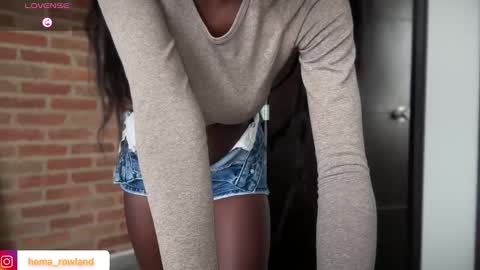 E V E L Y N  online show from March 7, 2025, 12:12 pm