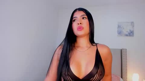 Evelyn online show from October 27, 2025, 1:26 pm