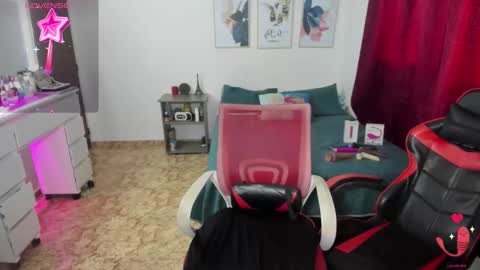 Evelyn online show from March 6, 2026, 10:28 pm