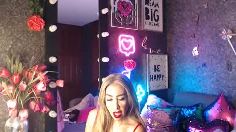 Snapshot of evelynagrey chatting on December 2, 2024, 8:30 am EvelynaGrey online show from December 2, 2024, 8:30 am
