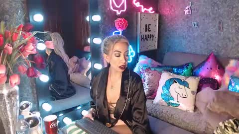 Snapshot of evelynagrey chatting on December 3, 2024, 9:00 am EvelynaGrey online show from December 3, 2024, 9:00 am